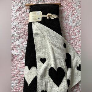 Nicole Miller Reversible black and white heart throw 50x70